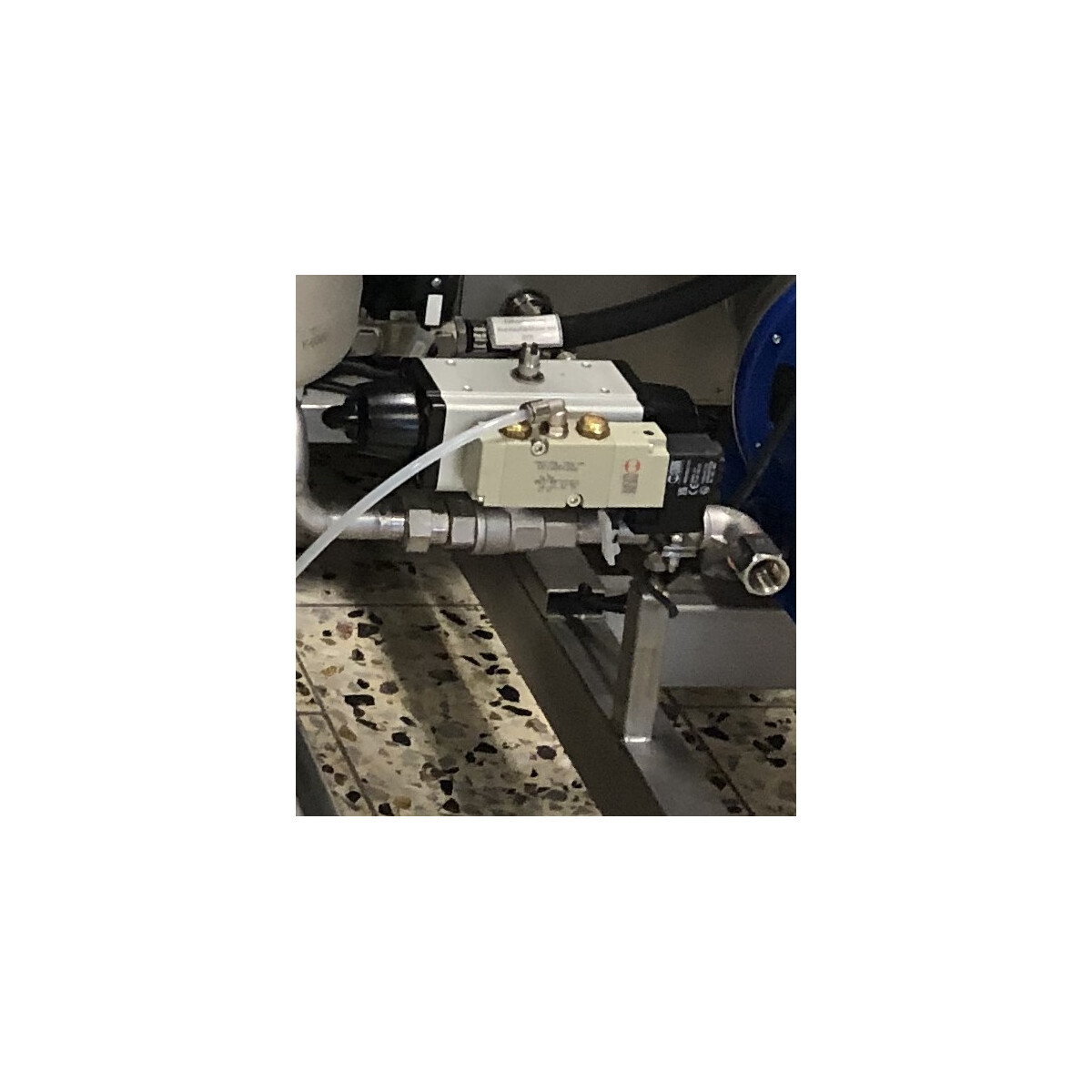 Automatic filling level supplement with volume-proportional 